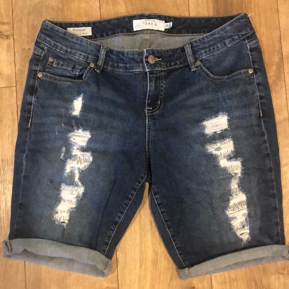 Dark wash Bermuda boyfriend shorts